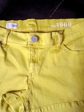 Gap 1969 Women’s Yellow Jeans